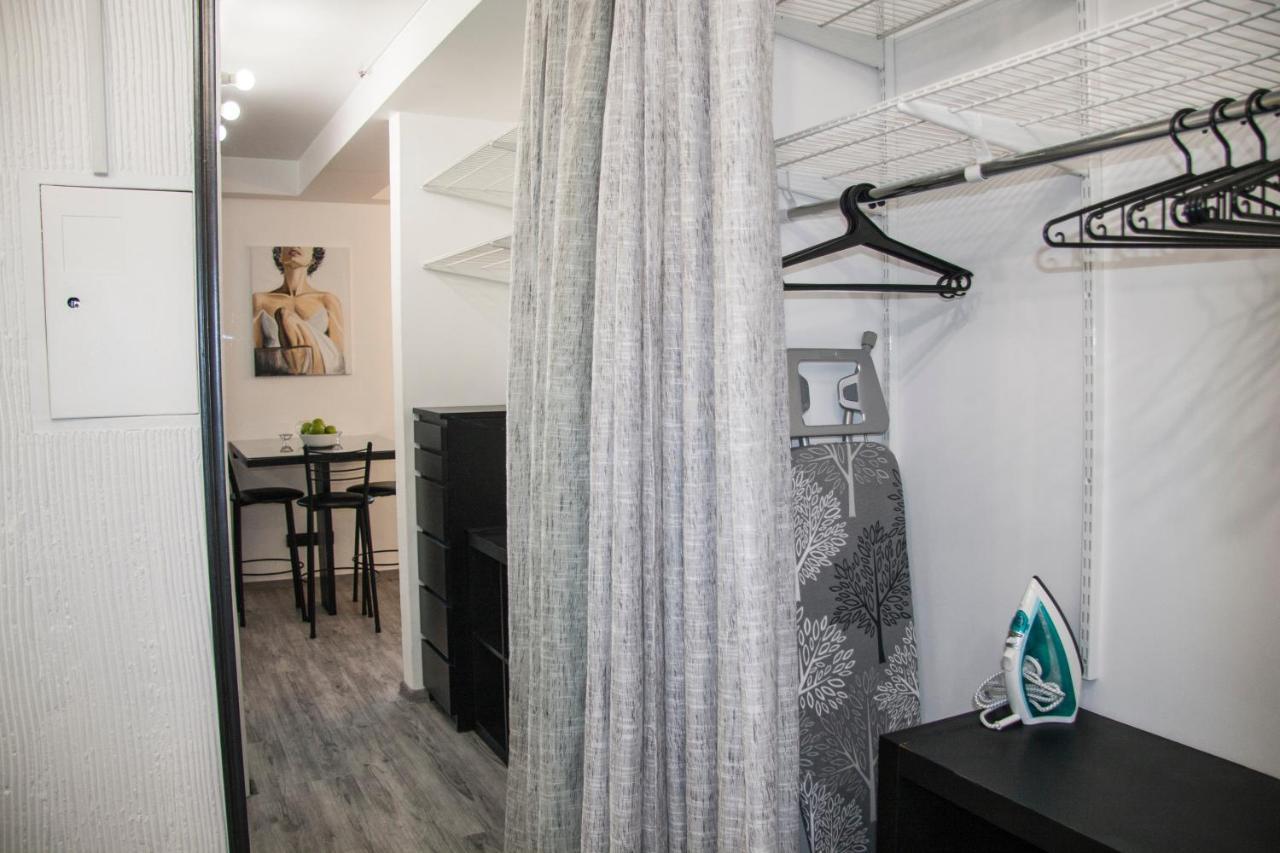 Black&White Apartment On Saksaganskogo Kyiv Exterior photo